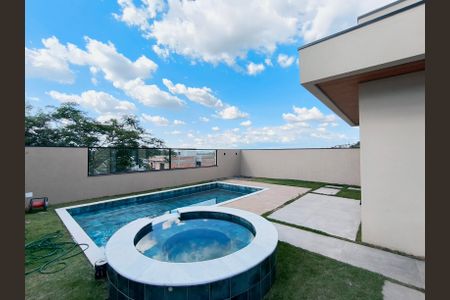 Casa de condomínio à venda com 260m², 3 quartos e 2 vagas Casa de condomínio à venda com 260m², 3 quartos e 2 vagasQuintal