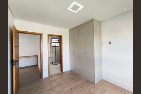 Casa de condomínio à venda com 260m², 3 quartos e 2 vagas Casa de condomínio à venda com 260m², 3 quartos e 2 vagasSuíte 3