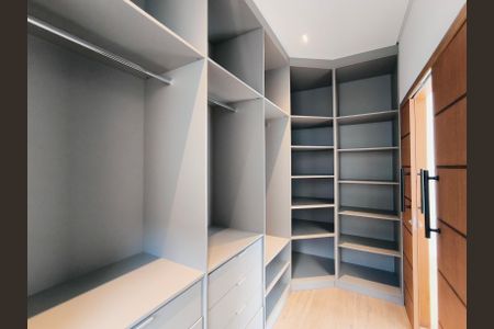 Casa de condomínio à venda com 260m², 3 quartos e 2 vagas Casa de condomínio à venda com 260m², 3 quartos e 2 vagasSuíte 1