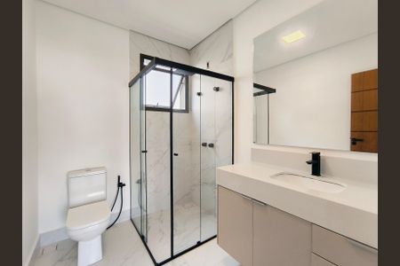 Casa de condomínio à venda com 260m², 3 quartos e 2 vagas Casa de condomínio à venda com 260m², 3 quartos e 2 vagasBanheiro da Suíte 3