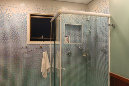 Apartamento à venda com 264m², 4 quartos e 4 vagasBanheiro da Suíte 1