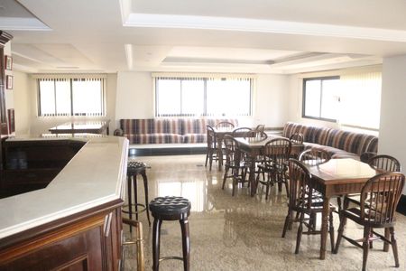 Apartamento à venda com 264m², 4 quartos e 4 vagasÁrea comum - Salão de festas