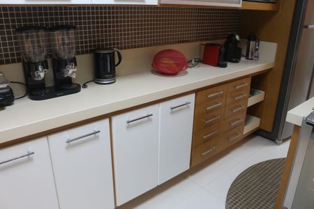 Apartamento à venda com 264m², 4 quartos e 4 vagasCozinha