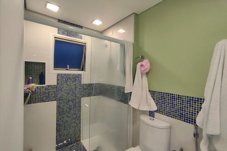 Apartamento à venda com 264m², 4 quartos e 4 vagasBanheiro da Suíte 2