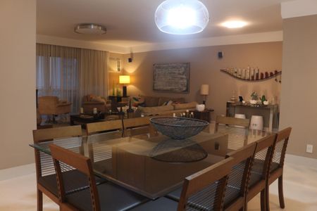 Apartamento à venda com 264m², 4 quartos e 4 vagasSala