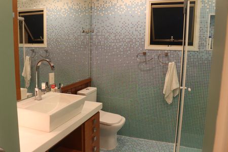 Apartamento à venda com 264m², 4 quartos e 4 vagasBanheiro da Suíte 1