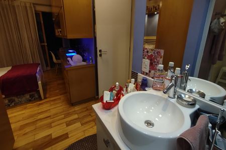 Apartamento à venda com 264m², 4 quartos e 4 vagasBanheiro da Suíte 4