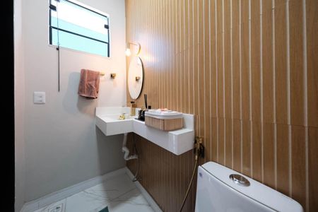 Casa à venda com 250m², 3 quartos e 6 vagasLavabo