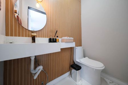 Casa à venda com 250m², 3 quartos e 6 vagasLavabo