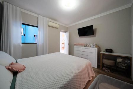 Casa à venda com 250m², 3 quartos e 6 vagasSuíte 1