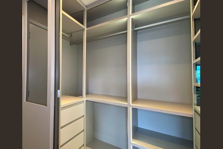 Apartamento à venda com 135m², 3 quartos e 3 vagasCloset da suíte