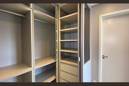 Apartamento à venda com 135m², 3 quartos e 3 vagasCloset da suíte