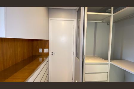Apartamento à venda com 135m², 3 quartos e 3 vagasCloset da suíte