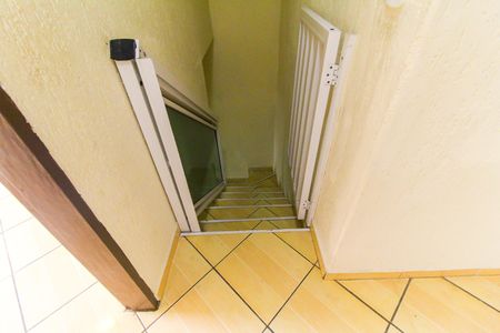 Casa para alugar com 200m², 3 quartos e 5 vagas Casa para alugar com 200m², 3 quartos e 5 vagasEscada