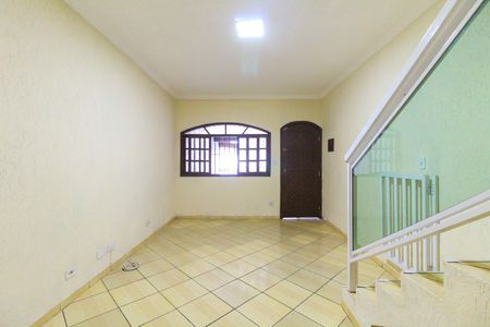 Casa para alugar com 200m², 3 quartos e 5 vagas Casa para alugar com 200m², 3 quartos e 5 vagasSala