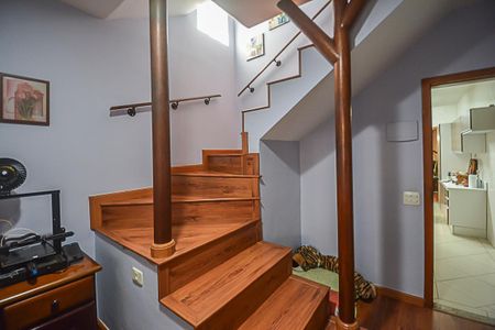 Casa à venda com 172m², 3 quartos e 2 vagas Casa à venda com 172m², 3 quartos e 2 vagasEscritório