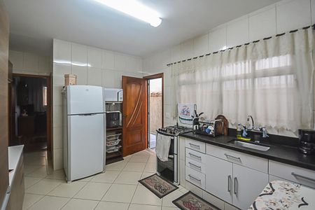 Casa à venda com 172m², 3 quartos e 2 vagas Casa à venda com 172m², 3 quartos e 2 vagasCozinha