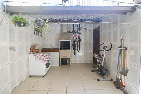 Casa à venda com 172m², 3 quartos e 2 vagas Casa à venda com 172m², 3 quartos e 2 vagasChurrasqueira