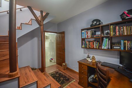 Casa à venda com 172m², 3 quartos e 2 vagas Casa à venda com 172m², 3 quartos e 2 vagasEscritório