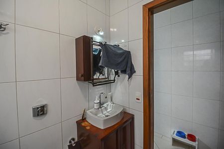 Casa à venda com 172m², 3 quartos e 2 vagas Casa à venda com 172m², 3 quartos e 2 vagasBanheiro 2