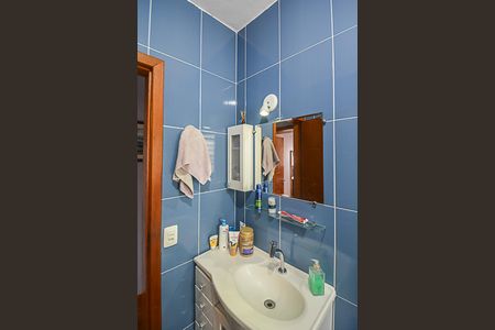 Casa à venda com 172m², 3 quartos e 2 vagas Casa à venda com 172m², 3 quartos e 2 vagasBanheiro