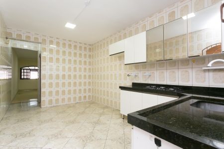 Casa à venda com 200m², 3 quartos e 5 vagasCozinha 