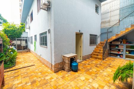 Casa à venda com 280m², 3 quartos e 2 vagasQuintal