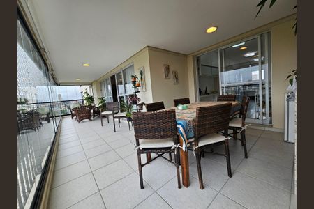 Apartamento à venda com 220m², 4 quartos e 4 vagasSacada