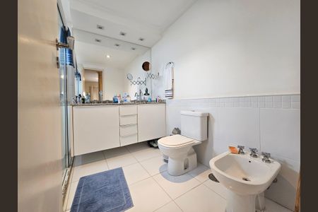 Apartamento à venda com 220m², 4 quartos e 4 vagasBanheiro da Suíte 4