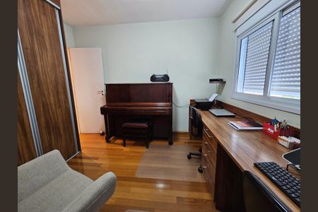 Apartamento à venda com 220m², 4 quartos e 4 vagasSuite 1