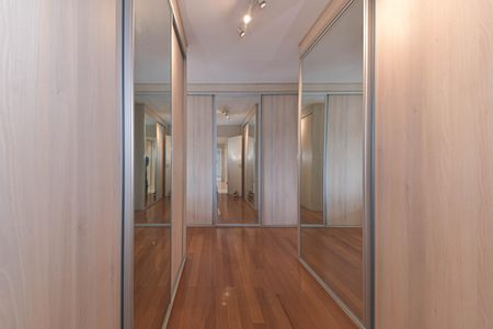 Apartamento à venda com 220m², 4 quartos e 4 vagasSuíte 1