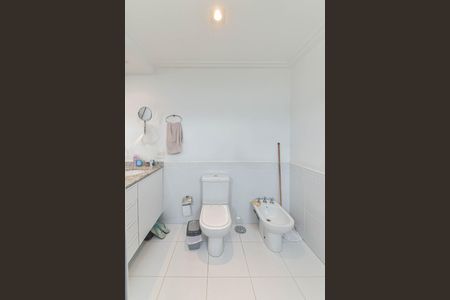 Apartamento à venda com 220m², 4 quartos e 4 vagasBanheiro da Suíte 1