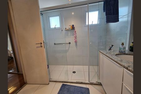 Apartamento à venda com 220m², 4 quartos e 4 vagasBanheiro da Suíte 4