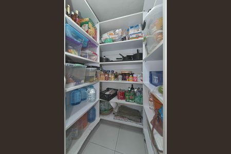 Apartamento à venda com 220m², 4 quartos e 4 vagasCozinha - Despensa