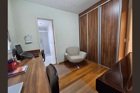 Apartamento à venda com 220m², 4 quartos e 4 vagasSuite 1