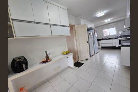 Apartamento à venda com 220m², 4 quartos e 4 vagasCozinha