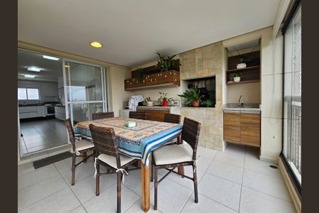 Apartamento à venda com 220m², 4 quartos e 4 vagasSacada