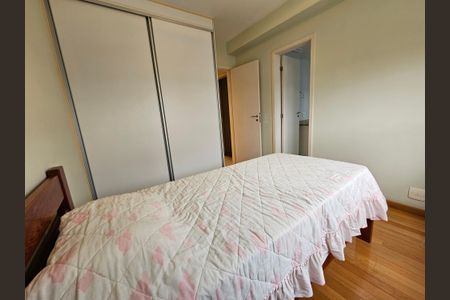 Apartamento à venda com 220m², 4 quartos e 4 vagasSuite 2