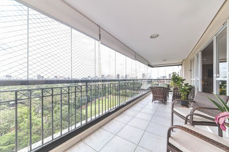 Apartamento à venda com 220m², 4 quartos e 4 vagasVaranda da Sala