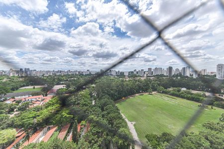 Apartamento à venda com 220m², 4 quartos e 4 vagasVista da Varanda da Suíte 1