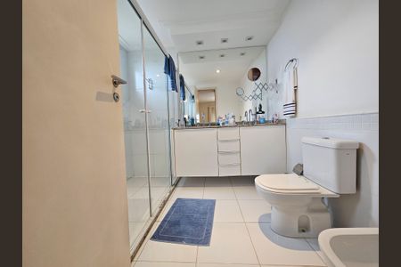 Apartamento à venda com 220m², 4 quartos e 4 vagasBanheiro da Suíte 4