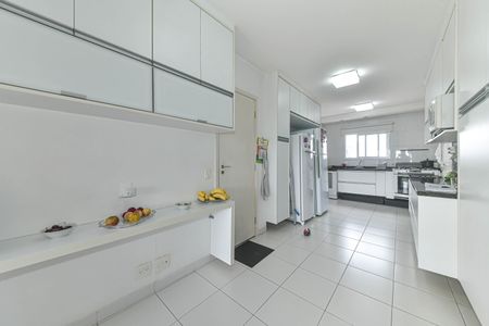 Apartamento à venda com 220m², 4 quartos e 4 vagasCozinha