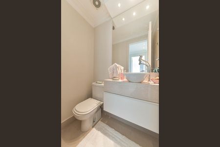 Apartamento à venda com 220m², 4 quartos e 4 vagasLavabo