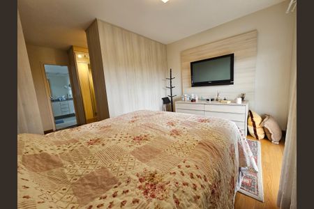 Apartamento à venda com 220m², 4 quartos e 4 vagasSuite 4