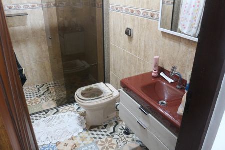 Casa à venda com 220m², 3 quartos e 2 vagasBanheiro