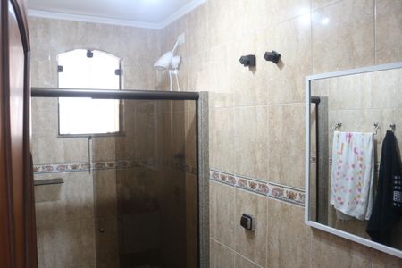 Casa à venda com 220m², 3 quartos e 2 vagasBanheiro