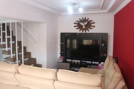 Casa à venda com 220m², 3 quartos e 2 vagasSala