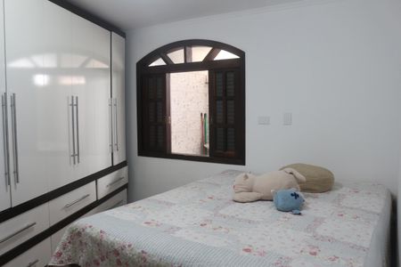 Casa à venda com 220m², 3 quartos e 2 vagasQuarto 2