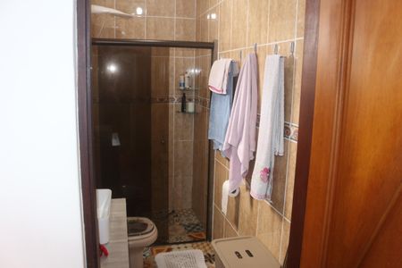 Casa à venda com 220m², 3 quartos e 2 vagasBanheiro da Suíte