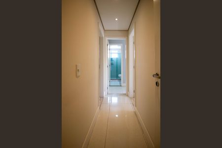 Corredor  de apartamento à venda com 3 quartos, 138m² em Vila Andrade, São Paulo